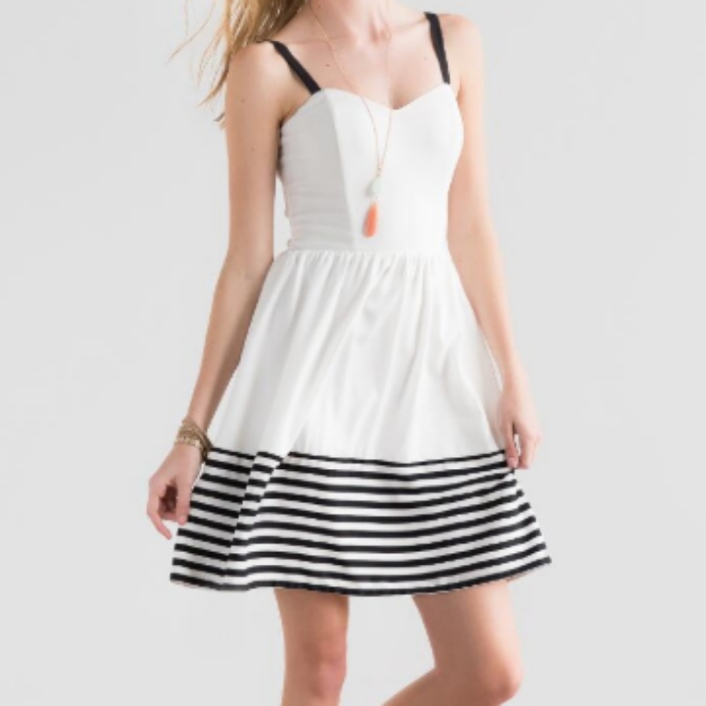 Abrielle Striped Dress White Blue Stripe Small